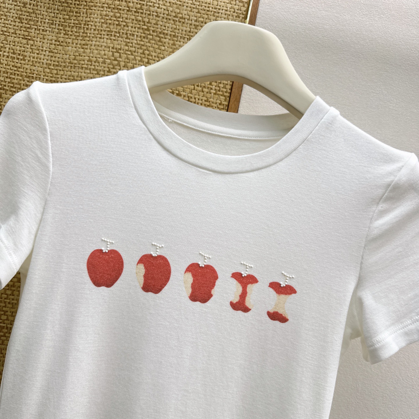 Women's short sleeves